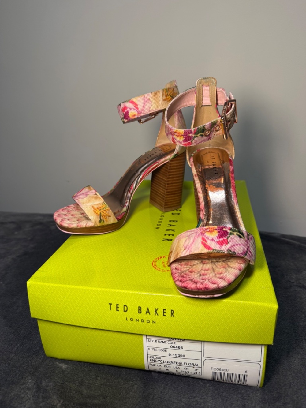 Ted Baker Floral Wooden Block Heel - Picture 11 of 14